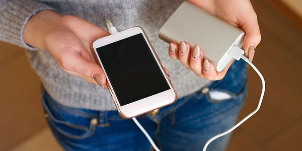 İstanbul-Seul seferini gerçekleştiren uçak powerbank nedeniyle geri döndü.