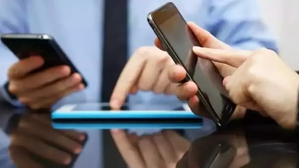 Markaların depoları ve outlet mağazalarında güzel indirimler olabiliyor. Oralara da göz at.