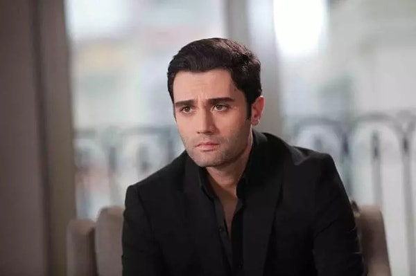 Yunus Emre Yıldırımer, Ahmet Kural’ın başrolünde yer aldığı ve üçüncü sezon çekimleri iki hafta önce tamamlanan “Gassal" dizisinde!