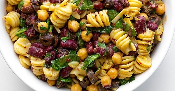 10. Meksika Fasulyeli Makarna Salatası