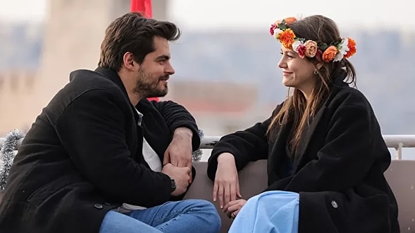 Berk Atan’ın başrolündeki dizi hem merak yaratıyor hem de tebessüm ettiriyor.