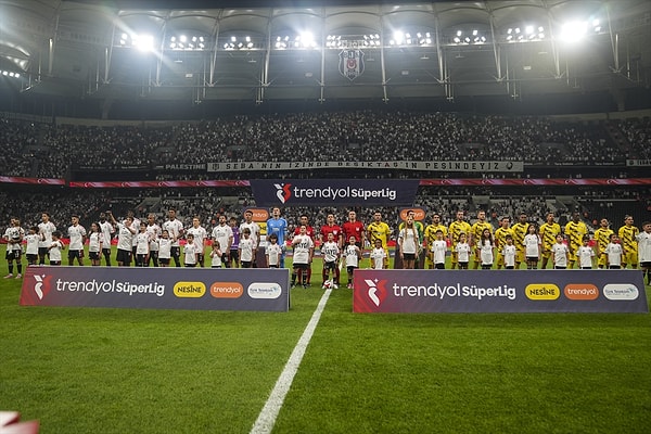 Beşiktaş sezonu taraftarı önünde Eyüpspor maçıyla açtı.