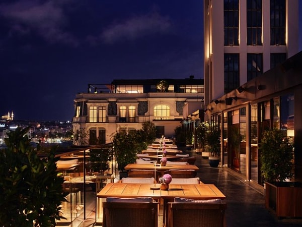6. Topside Bar – The Peninsula Istanbul