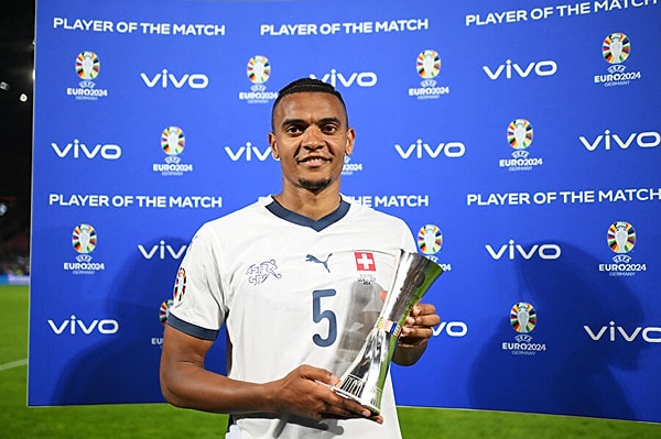 Transfer dedikodusu olarak duyurulan Manuel Akanji - Galatasaray ihtimali artık masadaki güçlü bir ihtimal haline geldi.