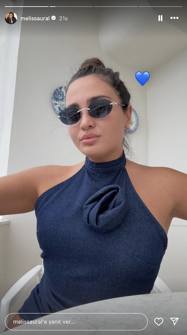 Geçtiğimiz saatlerde Instagram hesabından yeni bir hikaye paylaşan Melisa Ural, kısmen daha photoshop'suz, doğal bir poz verdi.