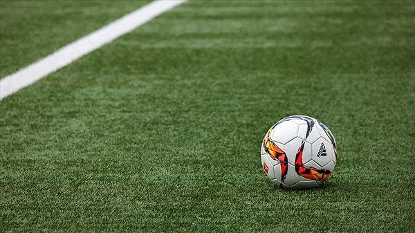 Futbol artık sadece sahada değil saha dışında, sosyal medyada da büyük bir düelloya sahne oluyor.