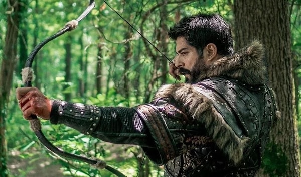 ATV’den yapılan resmi açıklama ile dizinin yeni adı üzerindeki kafa karışıklığına son verildi. Daha önce pek çok kaynakta “Sultan Orhan” olarak duyurulan ismin doğru olmadığı netleşti.