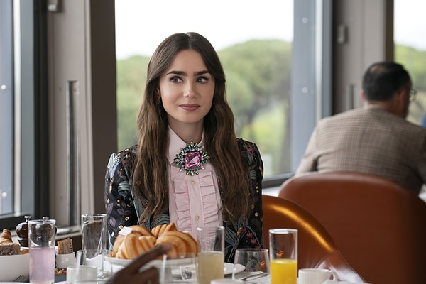 Emily in Paris, beşinci sezonuyla ekranlara dönüyor.