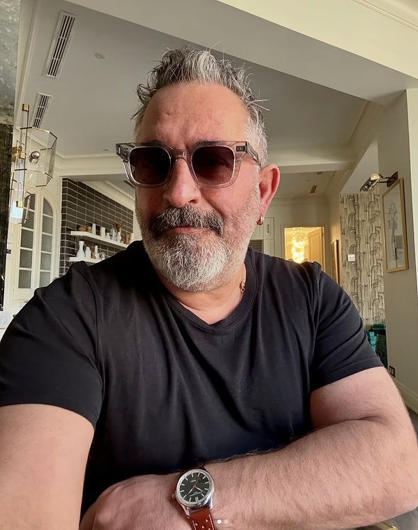 Komedi denince akla gelen ilk isimlerden biri olan Cem Yılmaz, geçtiğimiz sene magazinin en çok konuşulan ismiydi, mutlaka hatırlarsınız.