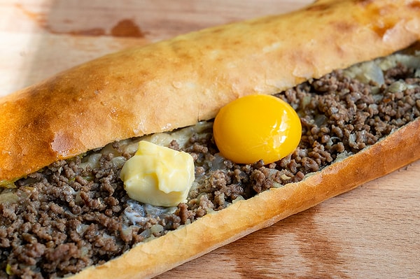 4. Karadeniz Pide: Regional Delicacy from the Wood-Fired Oven