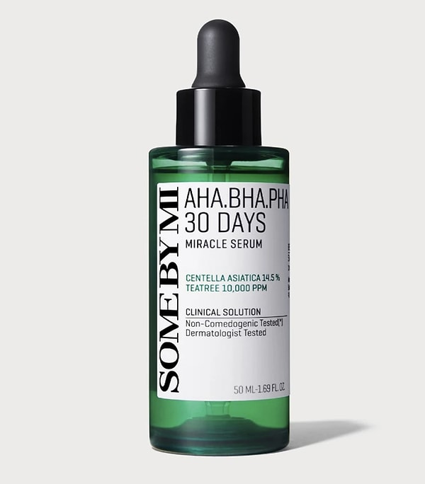 Some By  Days Miracle Serum, içeriğindeki AHA, BHA ve PHA asitleri sayesinde cildi nazikçe arındırır, ölü derilerden temizler ve daha pürüzsüz bir görünüm kazandırır.