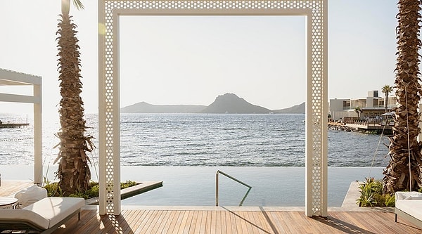 2. Aura Beach – Yalıkavak