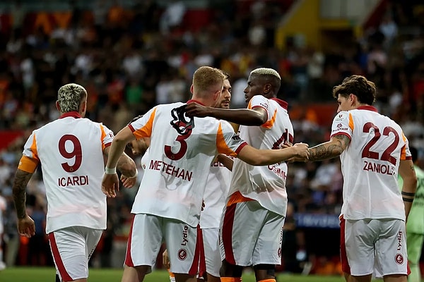 Şampiyonlar Ligi’nde mücadelede edecek Galatasaray’ın merakla beklenen maç programı belli oldu.
