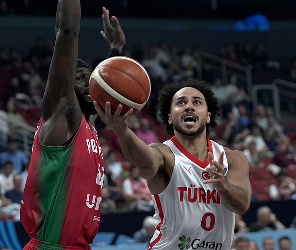 İkinci yarıda ise rahat bir basketbol oynayan millilerde süre bulmayan isimler de daha uzun parkede kaldı.