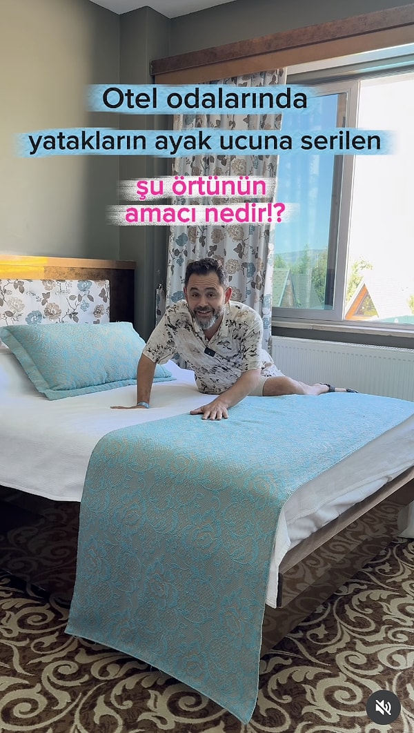 Seyahat edenlerin en çok merak ettiği detaylardan biri otel odalarındaki yatakların ayak ucuna serilen örtülerdir.