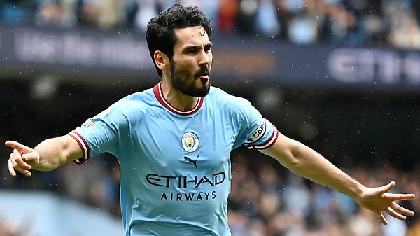 Galatasaray’ın özel uçağının transfer için akşam saatlerinde İngiltere’ye gittiği iddia edildi.