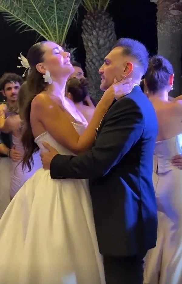 Şu ana dek herhangi bir açıklamada bulunmayan Kardeniz, sessizliğini bozdu. "Kuzeninin eski kocası" iddiasıyla ilgili hiçbir şey söylemedi.