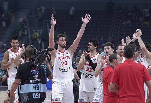 A Milli Basketbol Takımı Avrupa Şampiyonası'nda çeyrek finale çıktı.