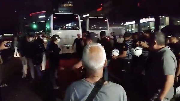 CHP İstanbul İl Başkanlığı'na kayyum atanmasının ardından il binasında hareketlilik devam ediyor.