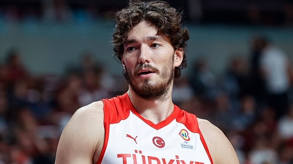 İsveç maçında sakatlanan Cedi Osman'ın tedavisine devam ediyor.
