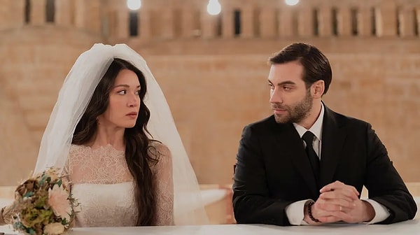 Star TV ekranlarında yayınlanan Sahipsizler, ikinci sezonuyla ekranlara döndü.