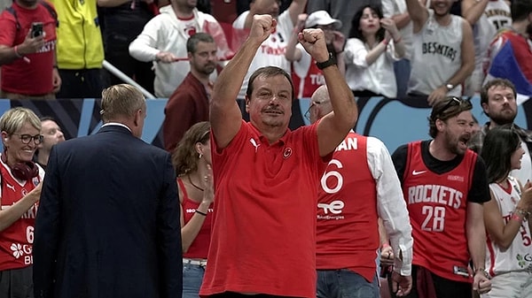 Ergin Ataman, tarihi zaferlerine bir yenisini daha ekledi ve takımımızı finale taşıdı.