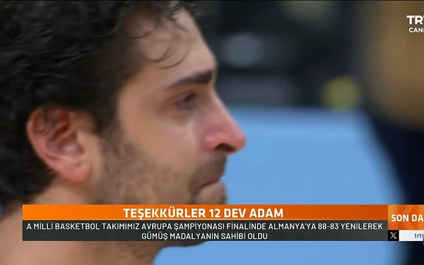 Furkan da gözyaşlarına hakim olamadı.