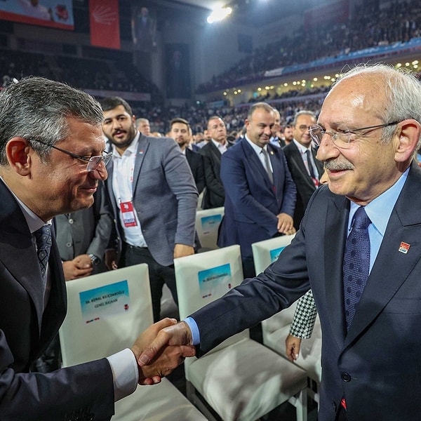 Lütfü Savaş’ın avukatı Onur Üregen, Özgür Özel ve ekibinin tedbiren görevden alınmasını talep etti.