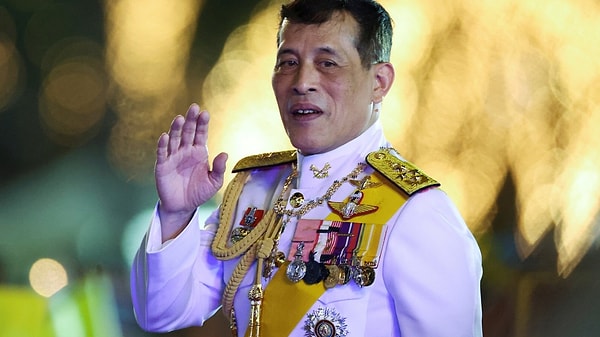 Tayland Kralı hakkında olumsuz konuşmayın