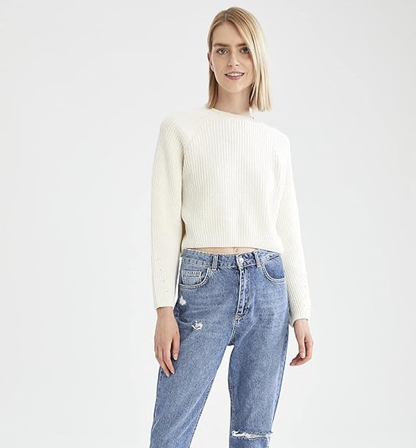 Hem rahat hem de modern duruşu ile günlük kullanımda favoriniz olacak bir kazak.