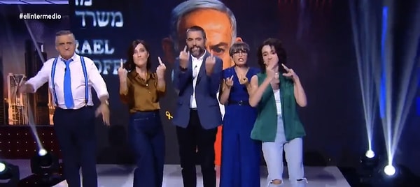 Televizyon kanalında Netanyahu'ya orta parmak gösterildi.