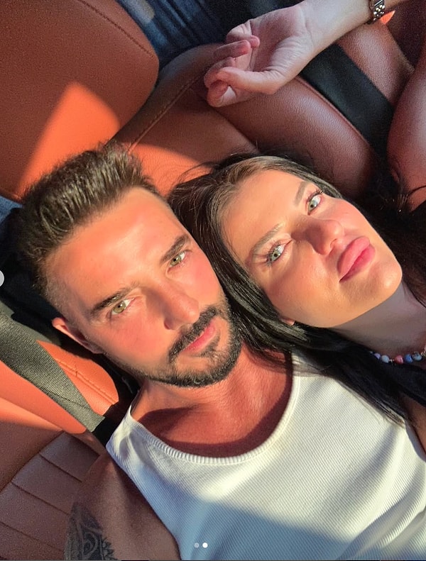 Gökhan Özen, bu kez şarkılarıyla değil, yaptığı aşk itirafıyla gündeme geldi.