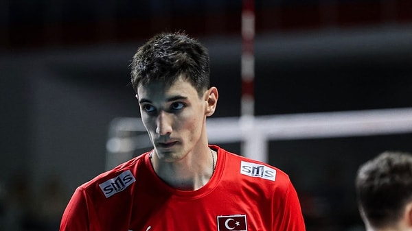 Efe Mandıracı Hangi Takımda Oynuyor?