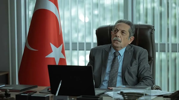 Dizide Akif Başkan karakterine hayat veren Adnan Biricik de diziden ayrılan isimlerdendi