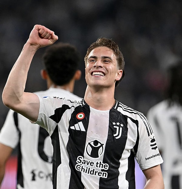 Juventus’ta 10 numaralı formayı giyen milli futbolcumuz Kenan Yıldız, İtalya Serie A'da performansı ile en çok konuşulan isimlerden biri.