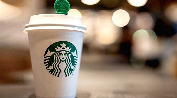 Starbucks, ABD ile Kanada’da yüzlerce mağazasını kapatmayı planlıyor.