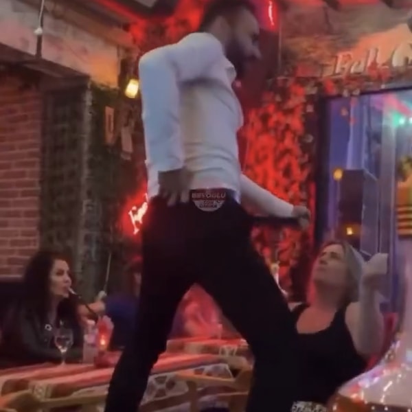 İstanbul Valiliği açıklama yaptı. Erkek gözaltına alındı, mekan mühürlendi.