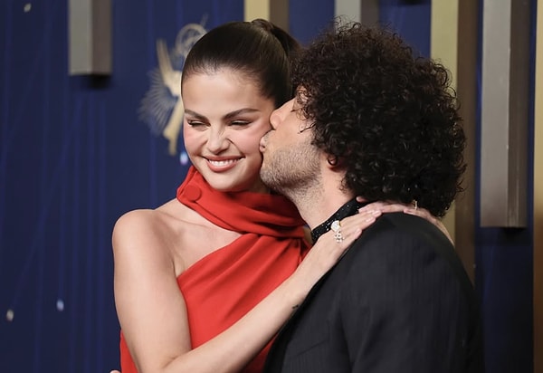 Selena Gomez ile Benny Blanco’nun ilişkisi ilk duyulduğunda magazin gündeminde tam anlamıyla bir sansasyon yaratmıştı.