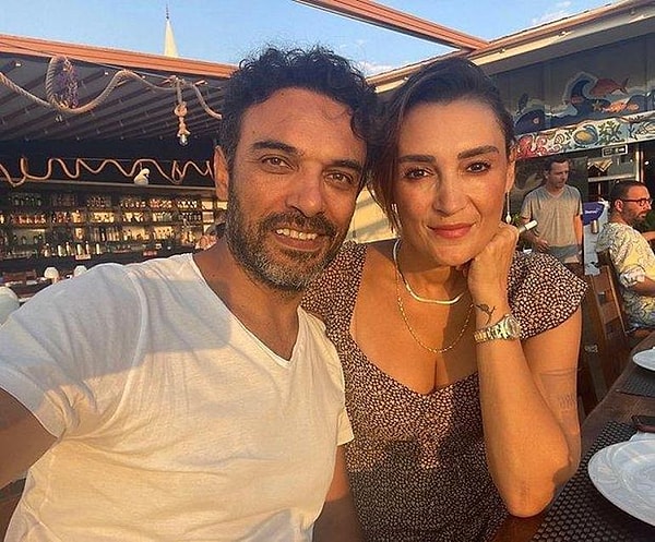 Feyza Civelek'in de annesi Melis Civelek'in yazdığı dizilerde rol alması sebebiyle eleştirildiği bu günlerde, aynı iddialarla Uğur ASlan da gündeme geldi.