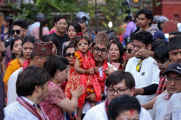 Nepal’in başkenti Katmandu’da, iki yaşındaki Aryatara Shakya ülkenin yeni “yaşayan tanrıçası” seçildi.
