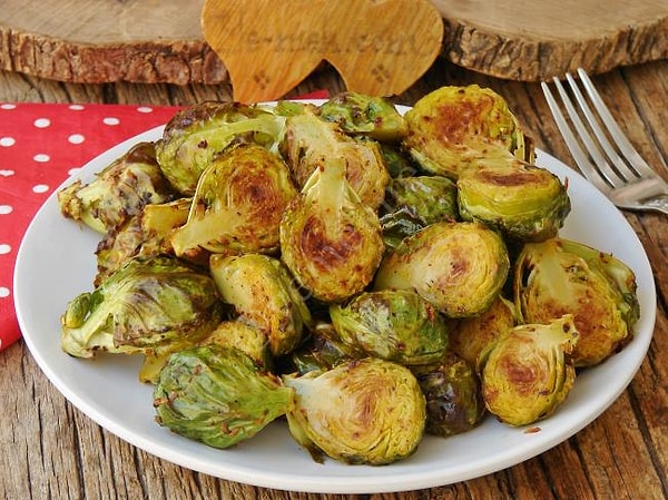 3. Brüksel Lahanası ve Baharatlı Tavuk