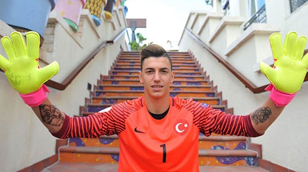 Fransa'da yetişen Umut Bozok da eski takım arkadaşına değindi.
