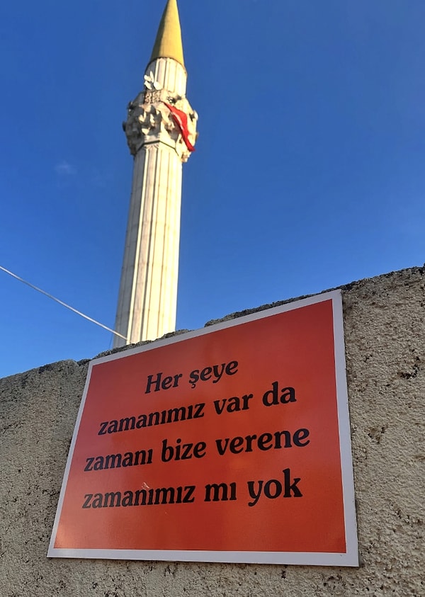 Başka bir pano da sitem içeriyordu.