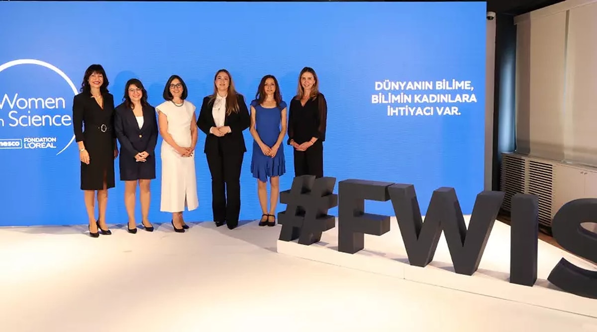 &apos;Bilim Kadınları İçin&apos; Programı&apos;nın 23 Yıllık Serüveni Artık Bir Kitap Oldu!