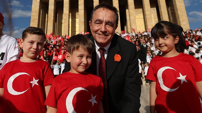 Türkiye LÖSEV’in Çağrısına Kulak Verdi: 100 Bine Yakın Katılımcı Anıtkabir’e Akın Etti!