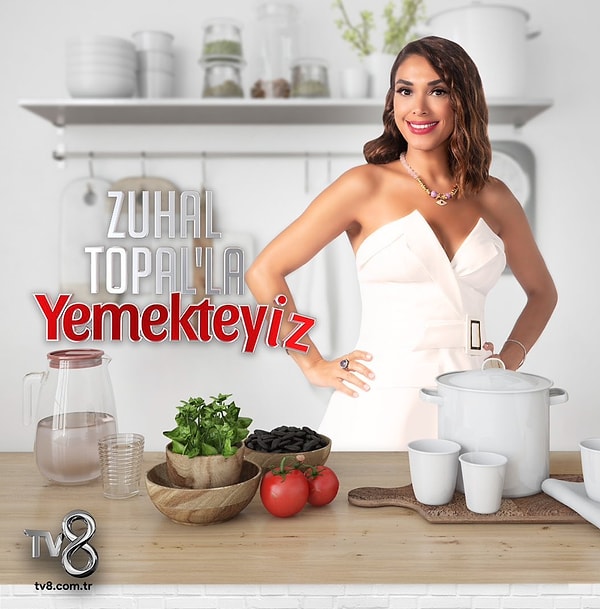 Türk televizyon dünyasının sevilen yüzlerinden Zuhal Topal, hem oyunculuğu hem de sunuculuğuyla geniş bir izleyici kitlesinin dikkatini çekmeye devam ediyor.