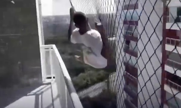 Filede kendisi sallandı.