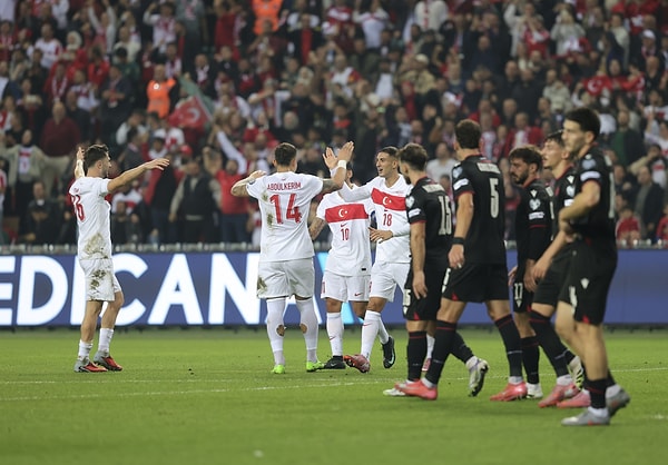 A Milli Futbol Takımımız, Dünya Kupası yolundaki kritik maçta Gürcistan engelini rahat geçti.