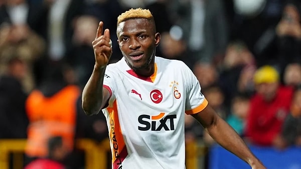 Osimhen'in destekleyici mesajı Galatasaray taraftarının beğenisini topladı.