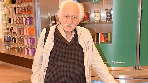 Usta sanatçının ölüm haberini oğlu Mehmet Güzelbeyoğlu duyurdu.